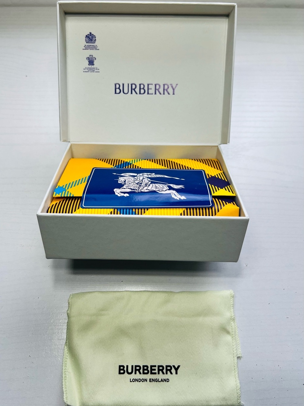 Authentic Burberry Gift Box + Dust Bag + Original Pac… - Gem